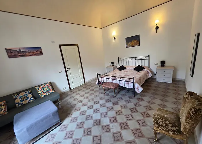 Vivaldi Holidays Historic House In The Center Of